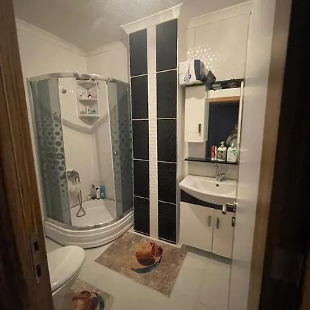 Super Cozy Large Double Bedroom Only With Shared Facilities-free Wifi, Netflix - Many Local Shops