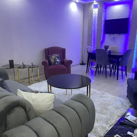 Super Cozy Large Double Bedroom Only With Shared Facilities-free Wifi, Netflix - Many Local Shops