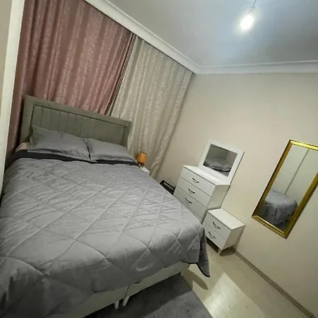 Super Cozy Large Double Bedroom Only With Shared Facilities-free Wifi, Netflix - Many Local Shops *
